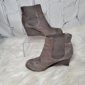TESORI Womens Grey Wedge Ankle Boot Bootie Casual Neutral Daily Shoe Pull On 8 M